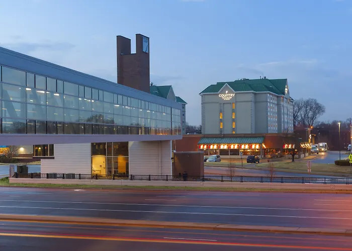 Hotel Country & By Radisson, At Mall Of America, Mn 4*