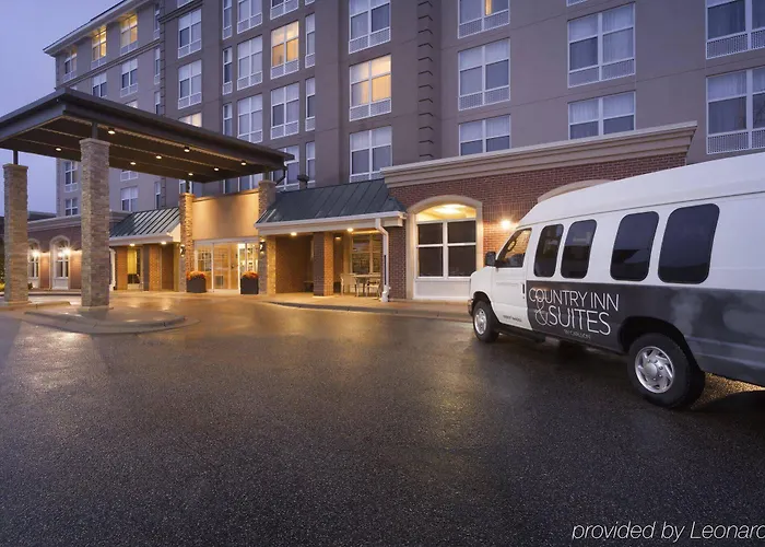 Hotel Country & By Radisson, At Mall Of America, Mn 4*